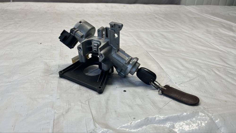 Suzuki Jimny конзола с ключ