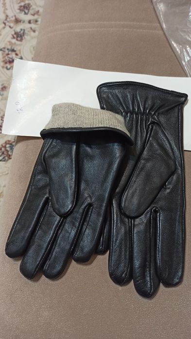 Продам кожаные перчатки .