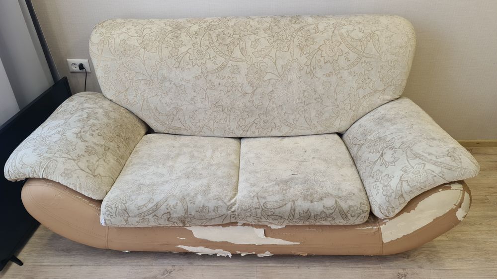 Продаю не большой диван...