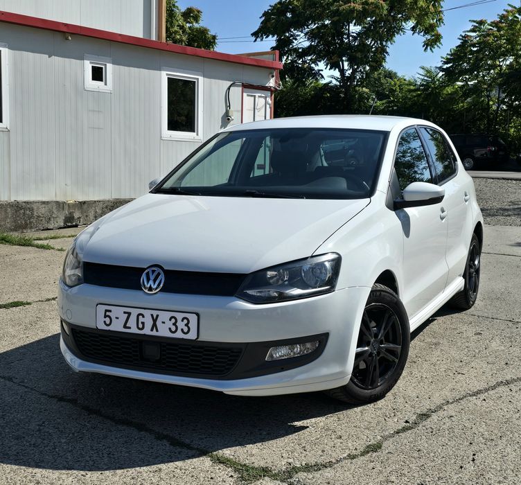 VOLKSWAGEN Polo
