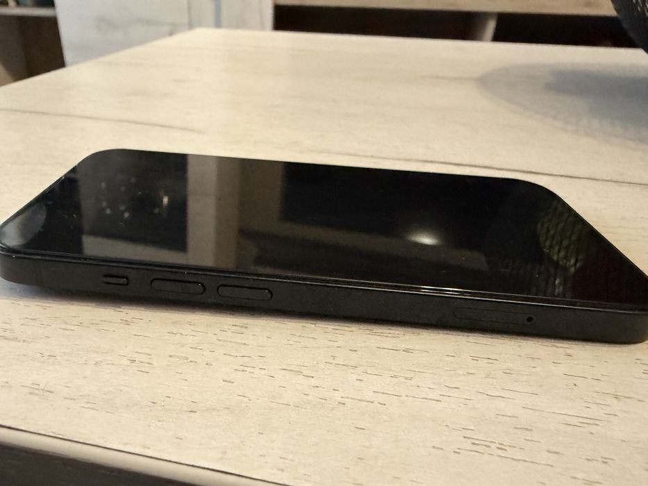 Vand IPHONE 13  Negru