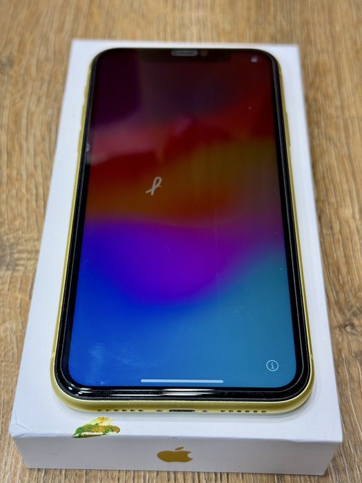 Vand iPhone 11 – 64 GB – Galben