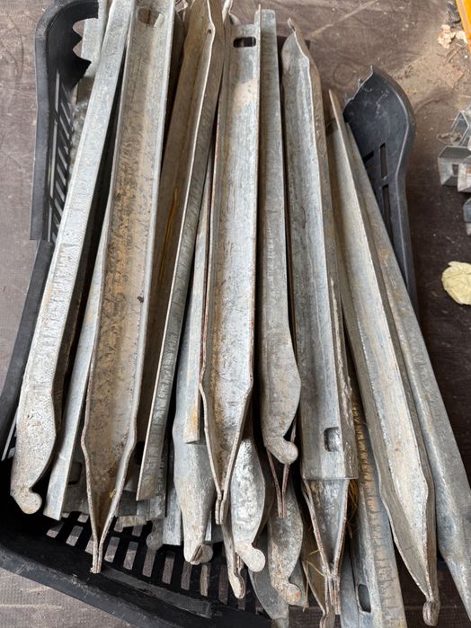 Montanti pentru cofraje in U de 50 cm cu cioc, Italia