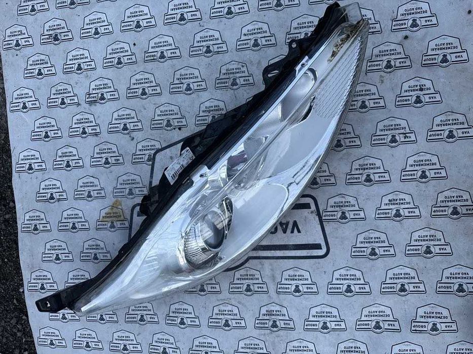 Far dreapta Ford Fiesta 7 cu lupa an 2012