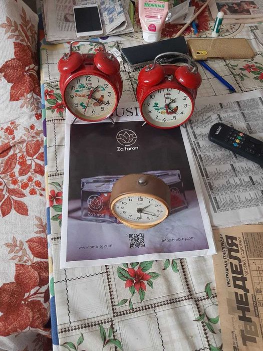 часы настольные цена за три штуки см.фото