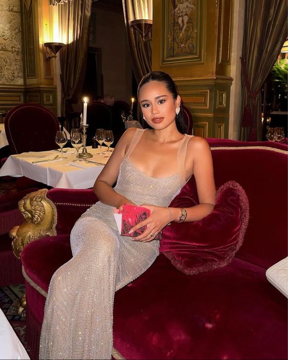 Рокля с камъни модел на Meshki