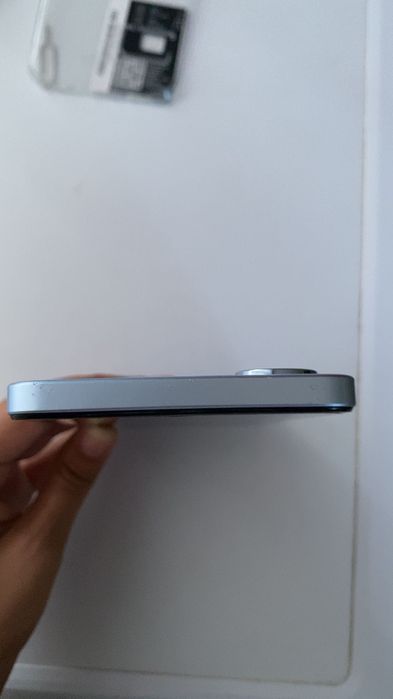 Продавам Realme Note 60