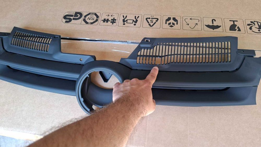 Маски решетки Vw Golf 5 Хечбек ПРЕОЦЕНЕНИ!