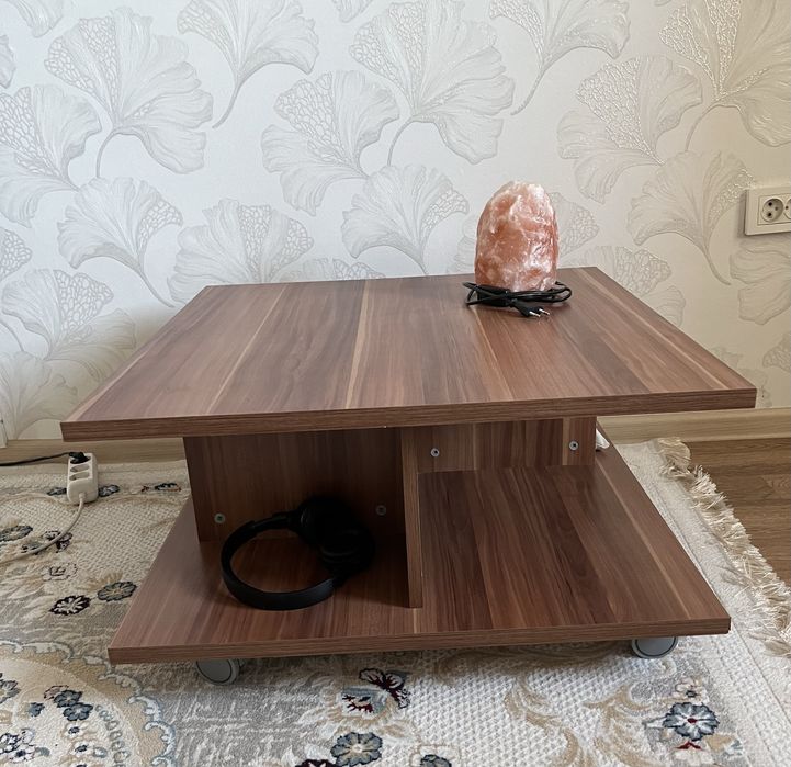 Продам журнальный стол