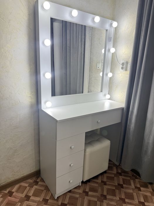 Туалетный столик