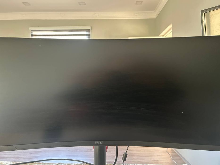 Манитор и кресло