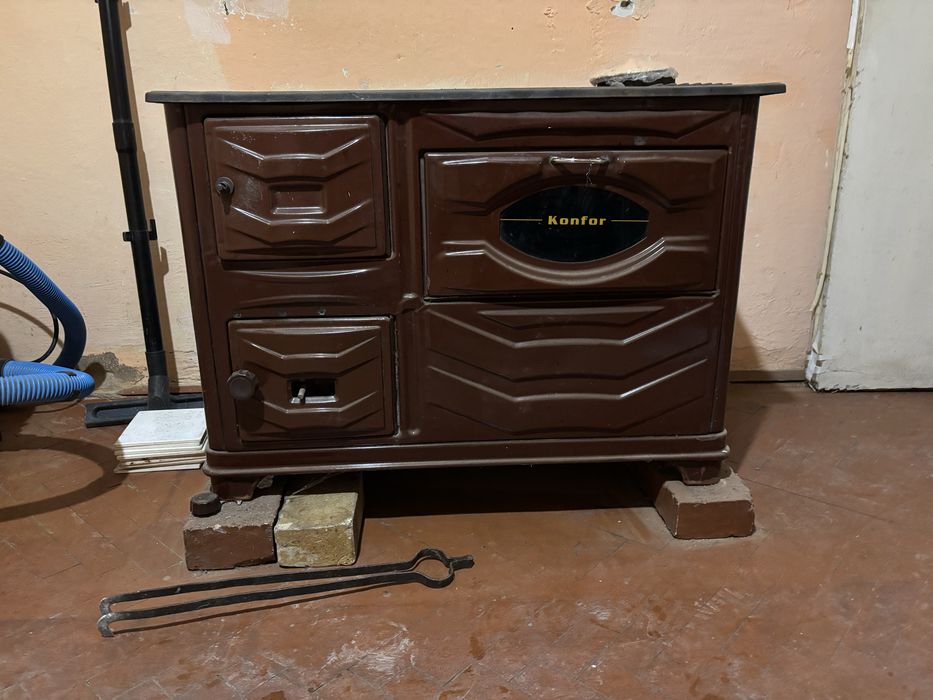 Готварска печка на твърдо гориво Konfor