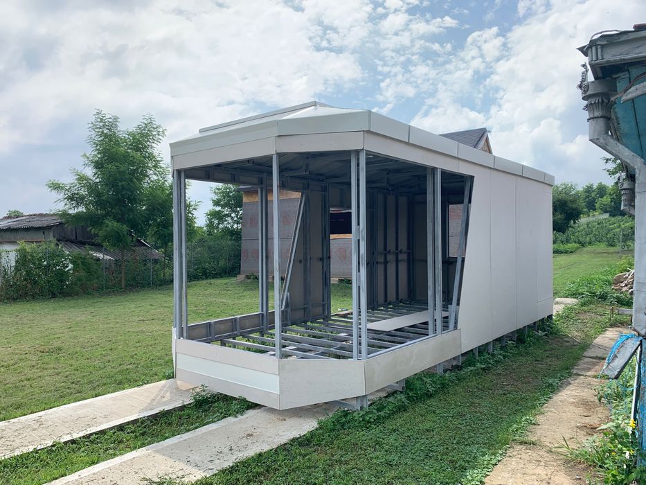 Capsulă, căsuța de vacanță 4 anotimpuri