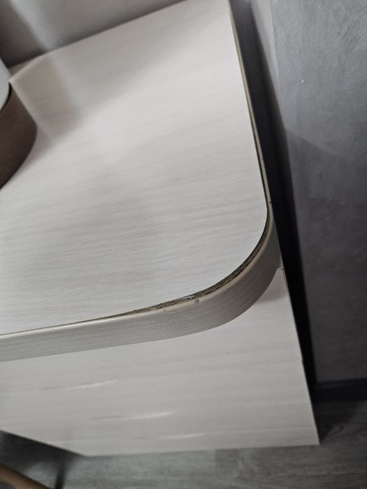 Письменный стол в детскую