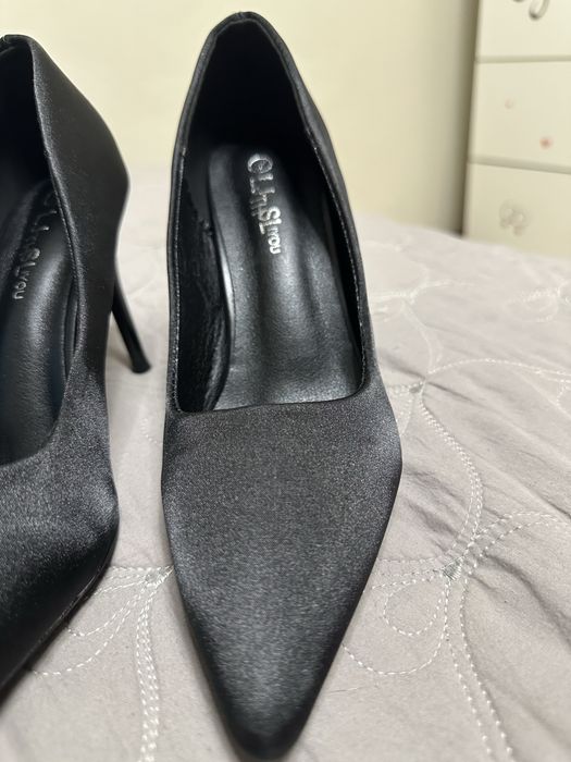 Продам женские туфли