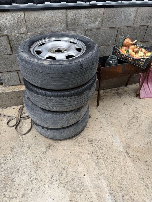 Шина с диками б/у