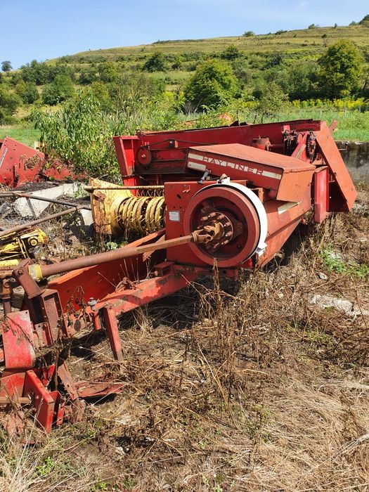 Dezmembram presa de balotat New Holland 387