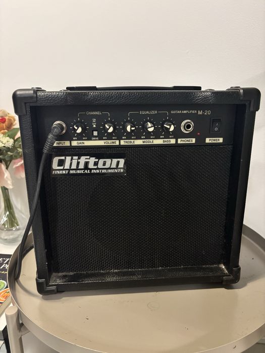 Amplificator boxa  chitara clifton