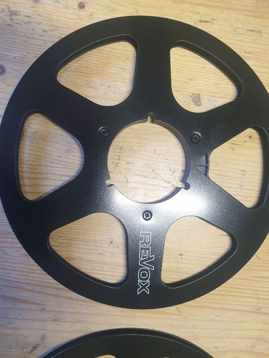 26,5см 10,5" Revox Ревокс Метални ролки за магнетофон.
С лента и кутия