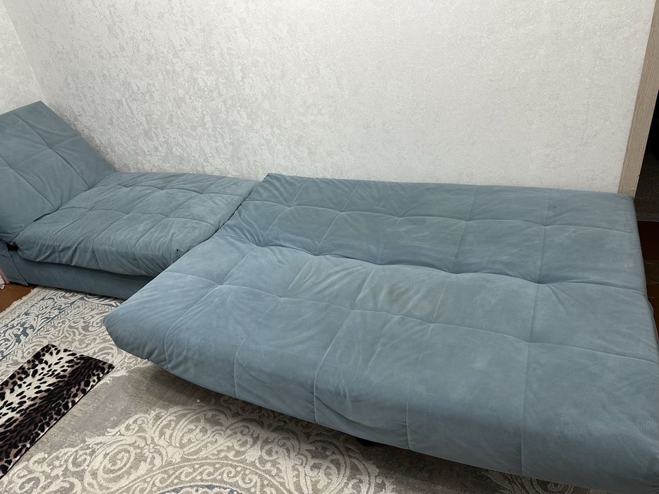 Продам диван в отличном состояний