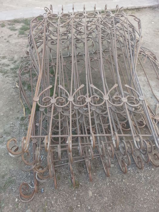 Deraza va bogʻ uchun  panjaralar ( ograjdenilar) sotiladi