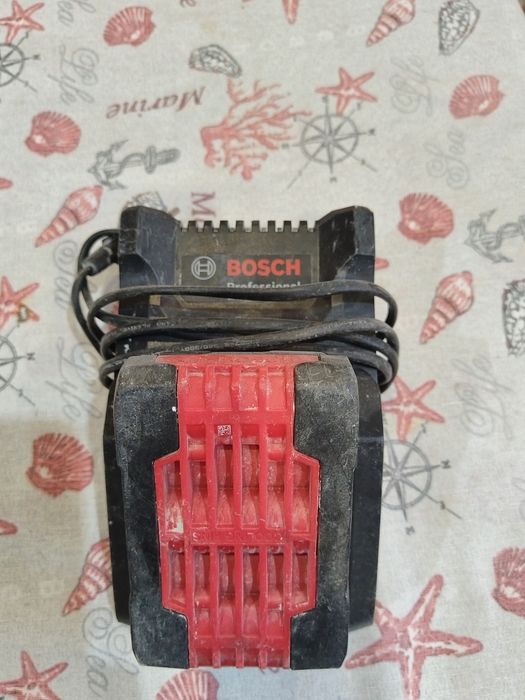 Зарядно устройство с батерия Bosch