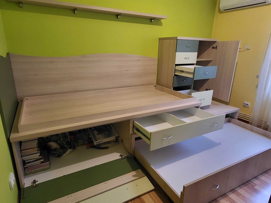 Dormitor complet  copii: pat (uri), dulapuri, birou, scaun