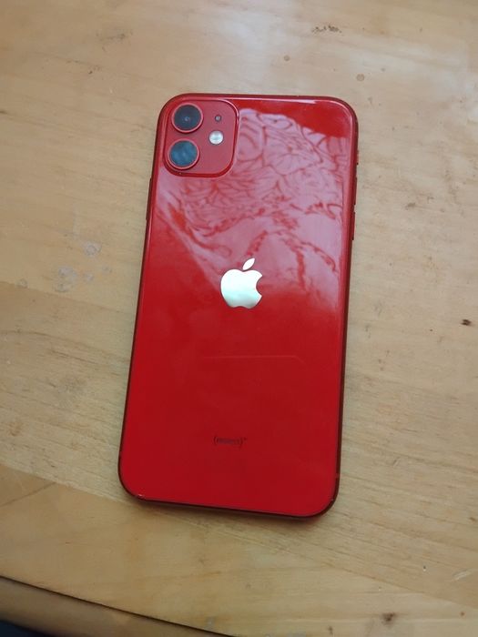 Ipon 11 ca nou  folosit doar în husa și folie de protecție