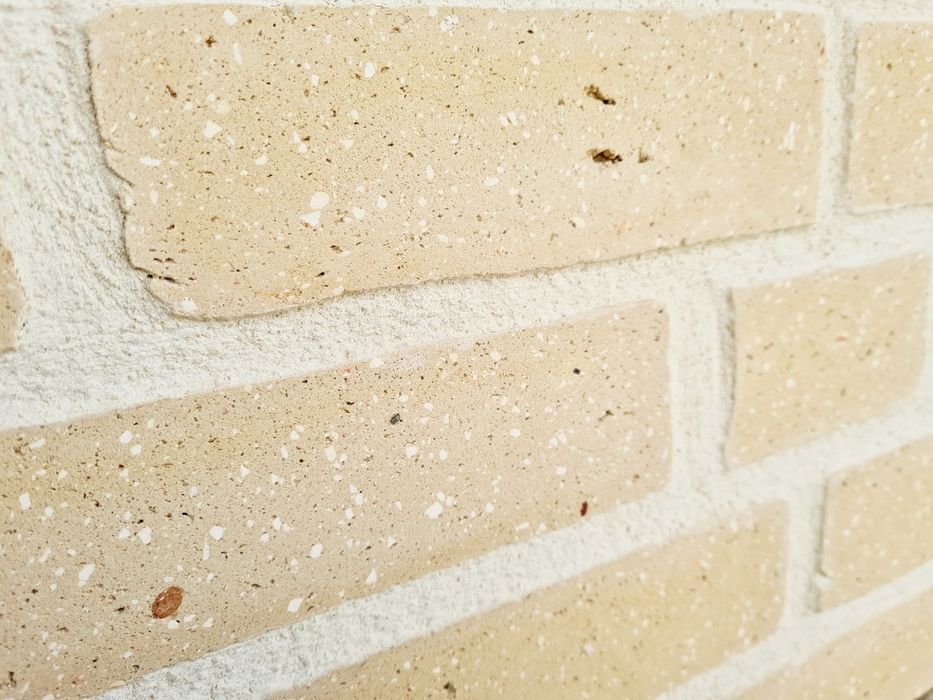 Caramida aparenta noua