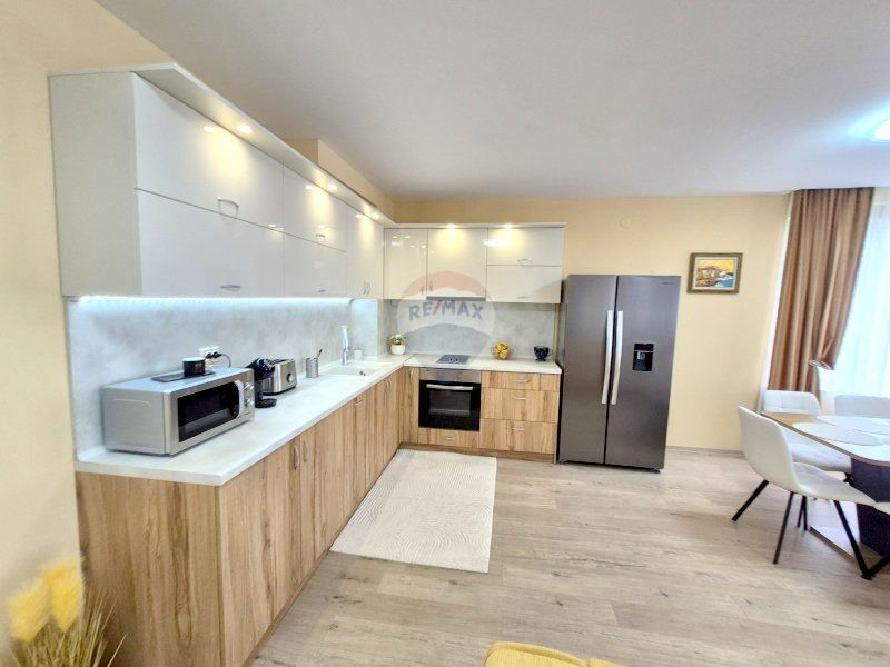 Продава се Тристаен апартамент в к.к. Златни пясъци - 118 кв.м за 1657 €/кв.м - Снимка #2