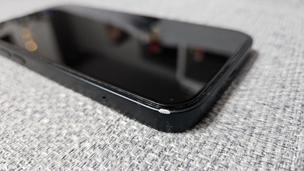 iPhone 13, ca nou, 256gb, proprietar de nou, factură, 3 huse in preț