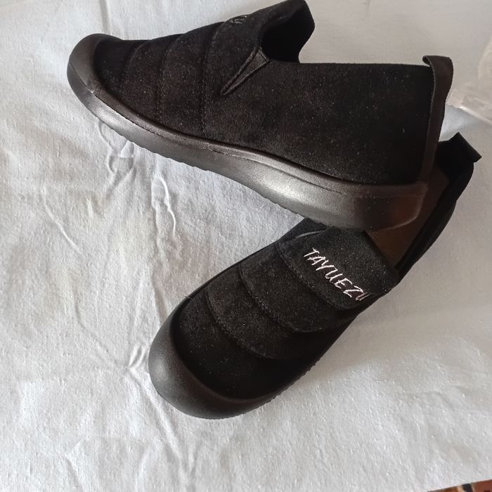 Продам  макасиныженские новые