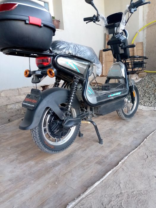 Skuter elektron zoʻr skuter