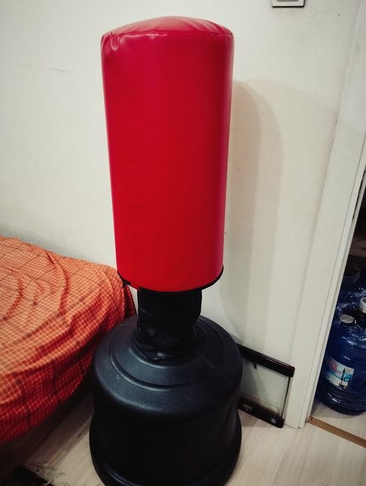 Боксерская груша напольная