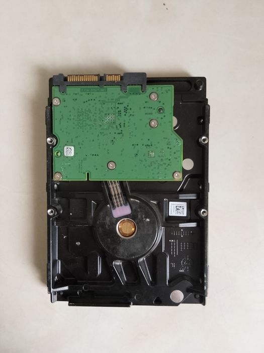 Жески диск 1TB продам