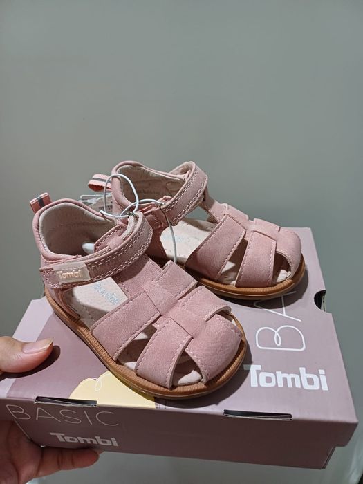 Сандалии  Tombi.