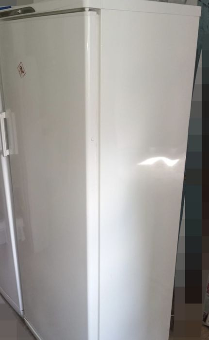 Продам рабочую морозильную камеру