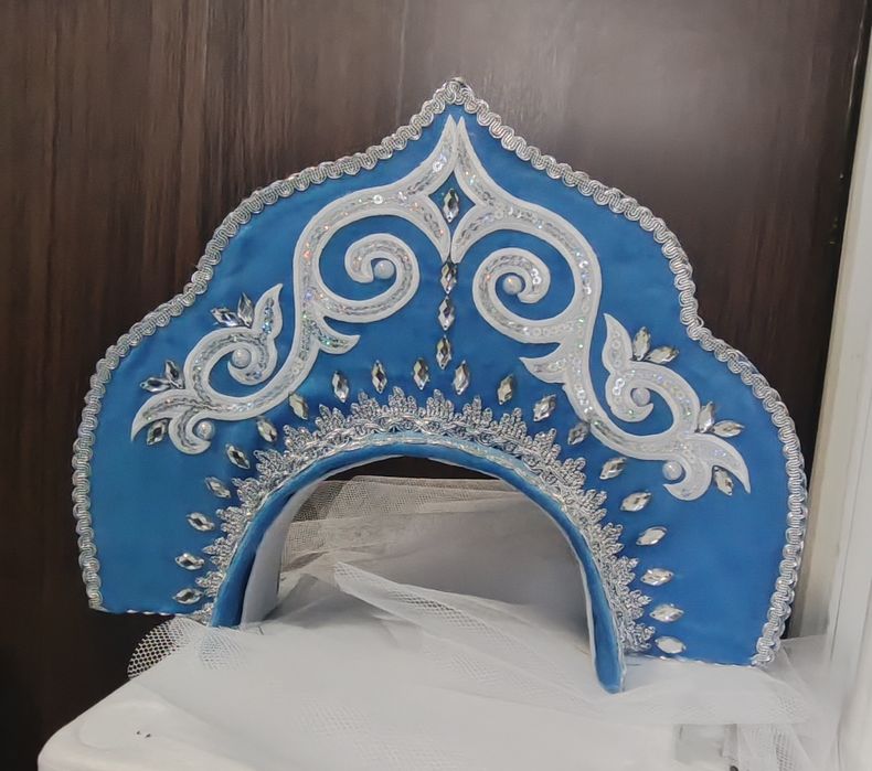 Кокошник головной убор снегурочки