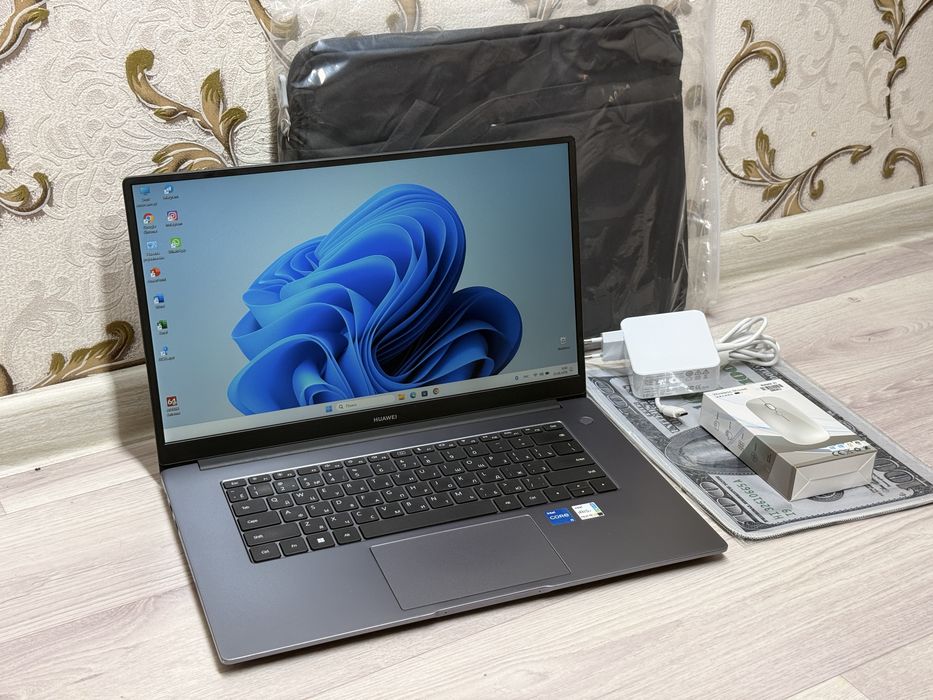 i5/16RAM/512SSD Ультрабук HUAWEI в новом состояний
