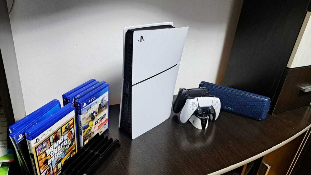 Vând pachet PlayStation 5 Disc Edition– stare excelentă