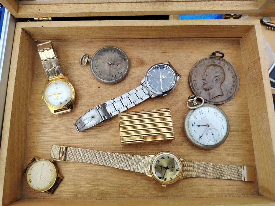 Ceas mecanic, automatic