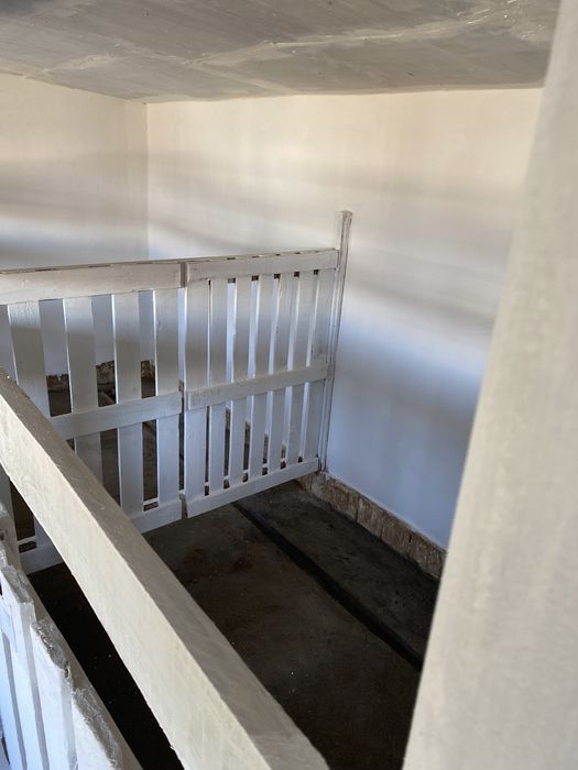 Действующее  ЛПХ в городе + два дома.