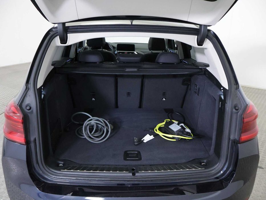 BMW iX3 Masina 100% Electrica 2021 22.000 Euro +TVA, statie de incarcare inclusa 286 CP, 74 KW baterie