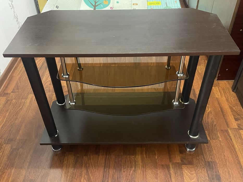 Продам тумбу под телевизор