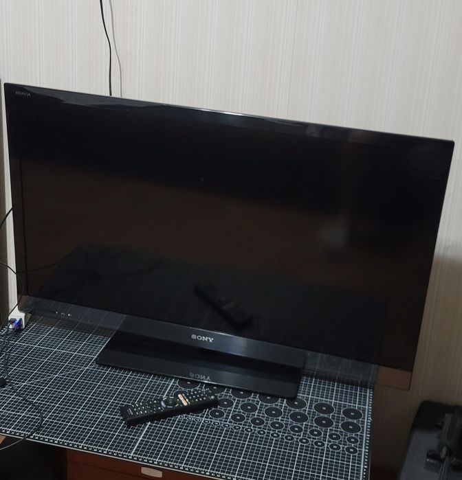 Телевизор SONY LCD