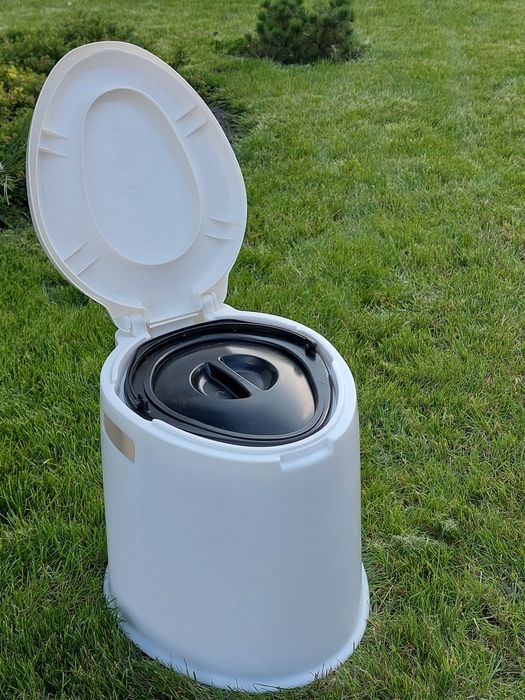 Туалет для дачи, биотуалет