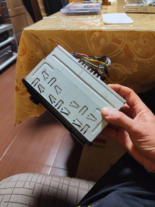 Alpine CDE-9803R и Sony DSX-A42UI