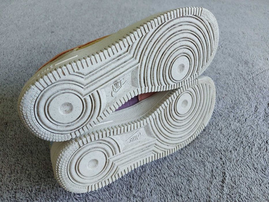 Дамски обувки Nike Air Force 1 - размер 39