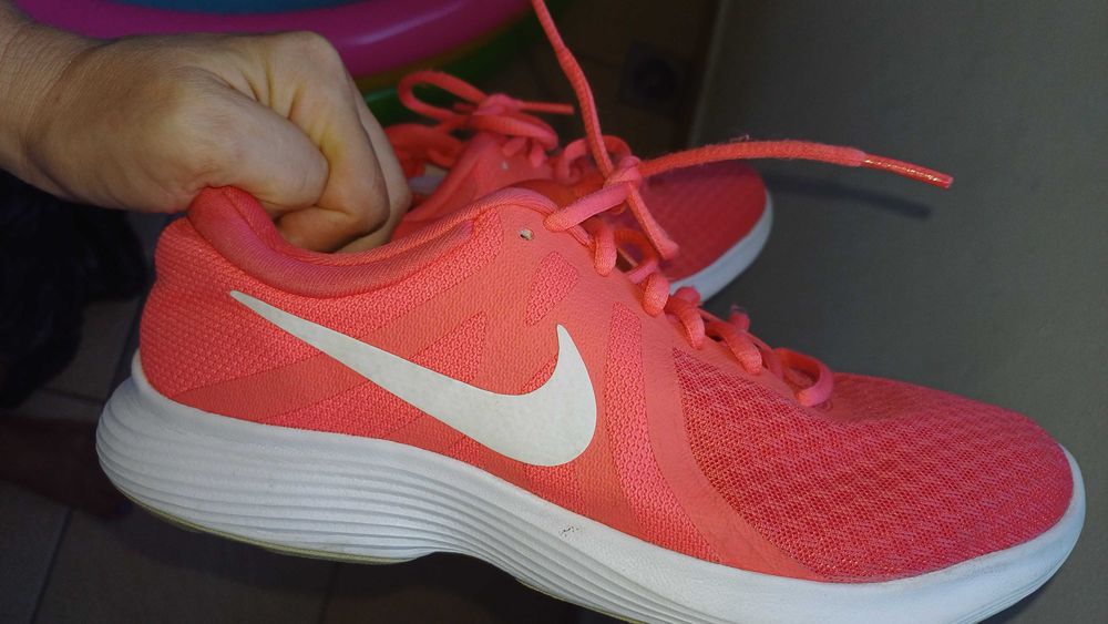 Nike маратонки 38.5