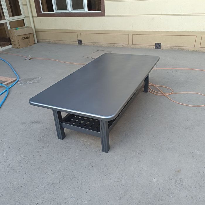 Yogʻoch stol va tahta stol